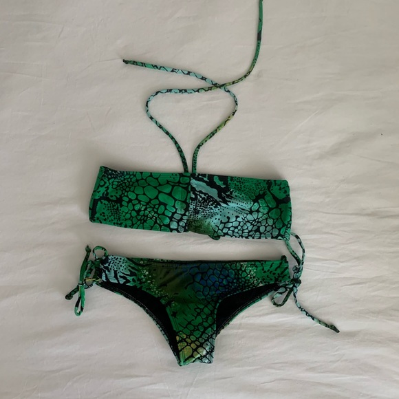 Brazilian bikini green snake print sz small NWOT - Picture 3 of 5